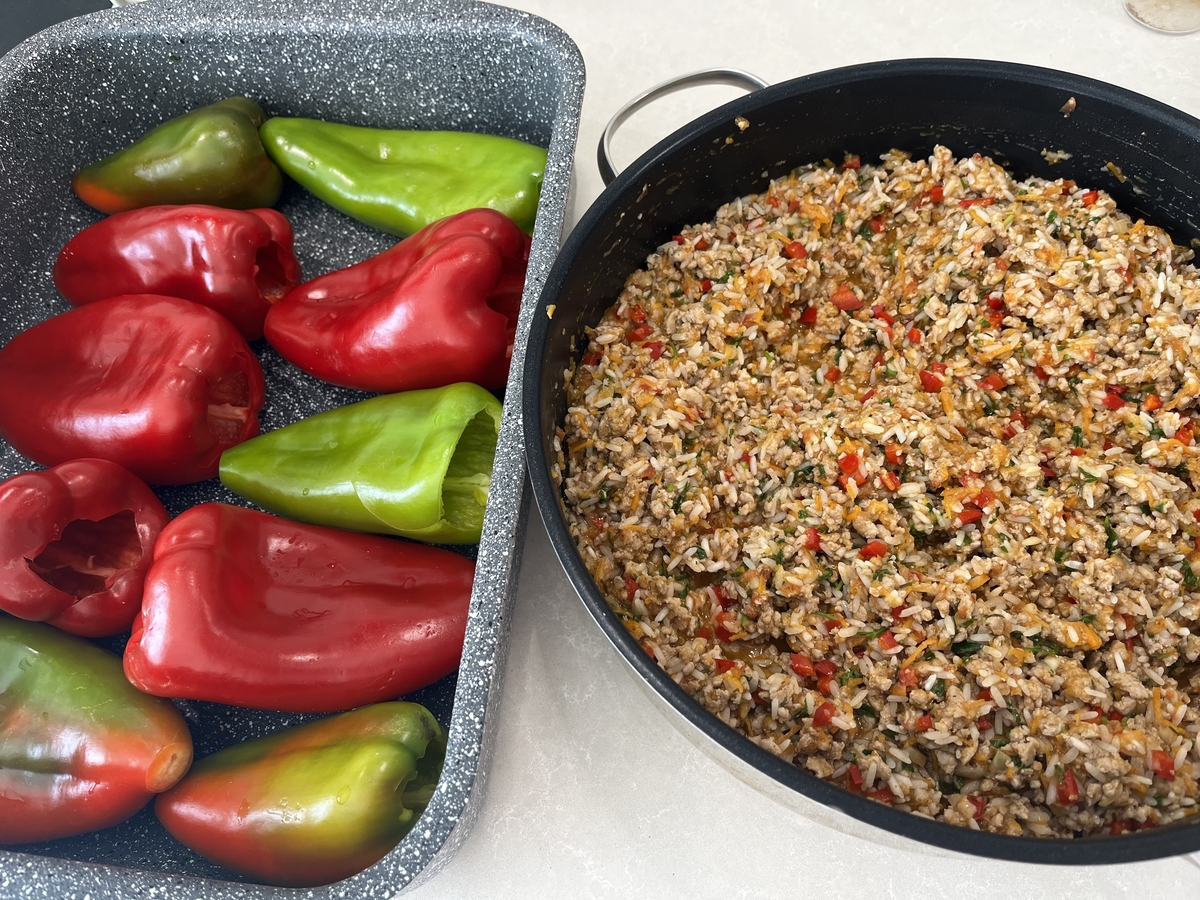 Снимка на Пълнени чушки с кайма и ориз