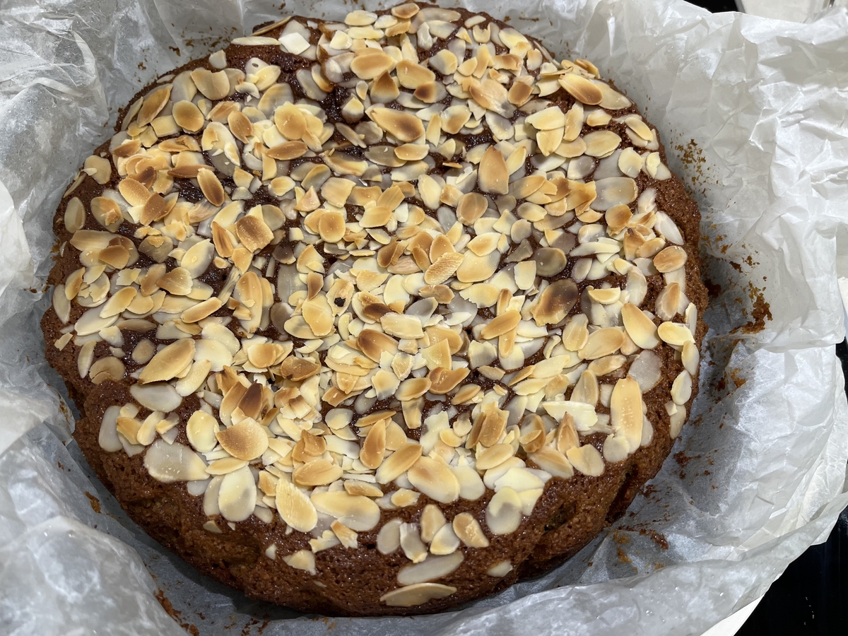 Снимка на Постен бадемов кекс с портокал, без глутен