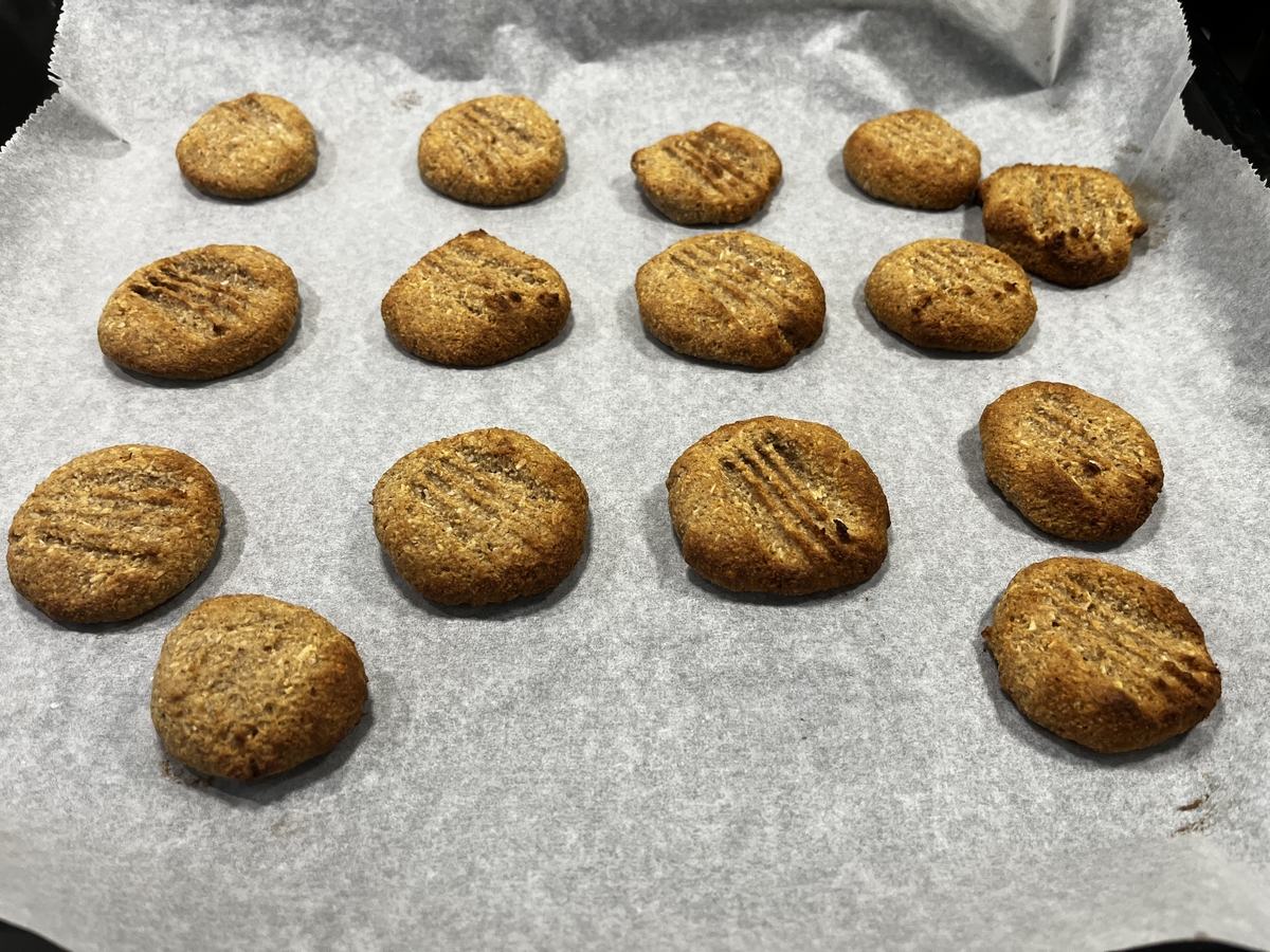 Детски бисквити с банан и бадемово брашно (без глутен)