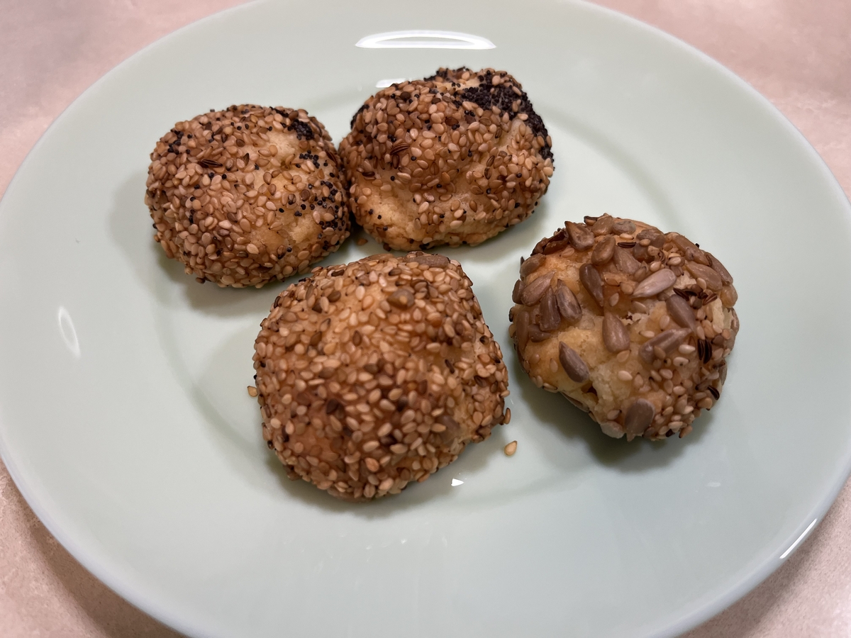 Снимка на Безглутенови соленки с Frischkäse (вид крема сирене)