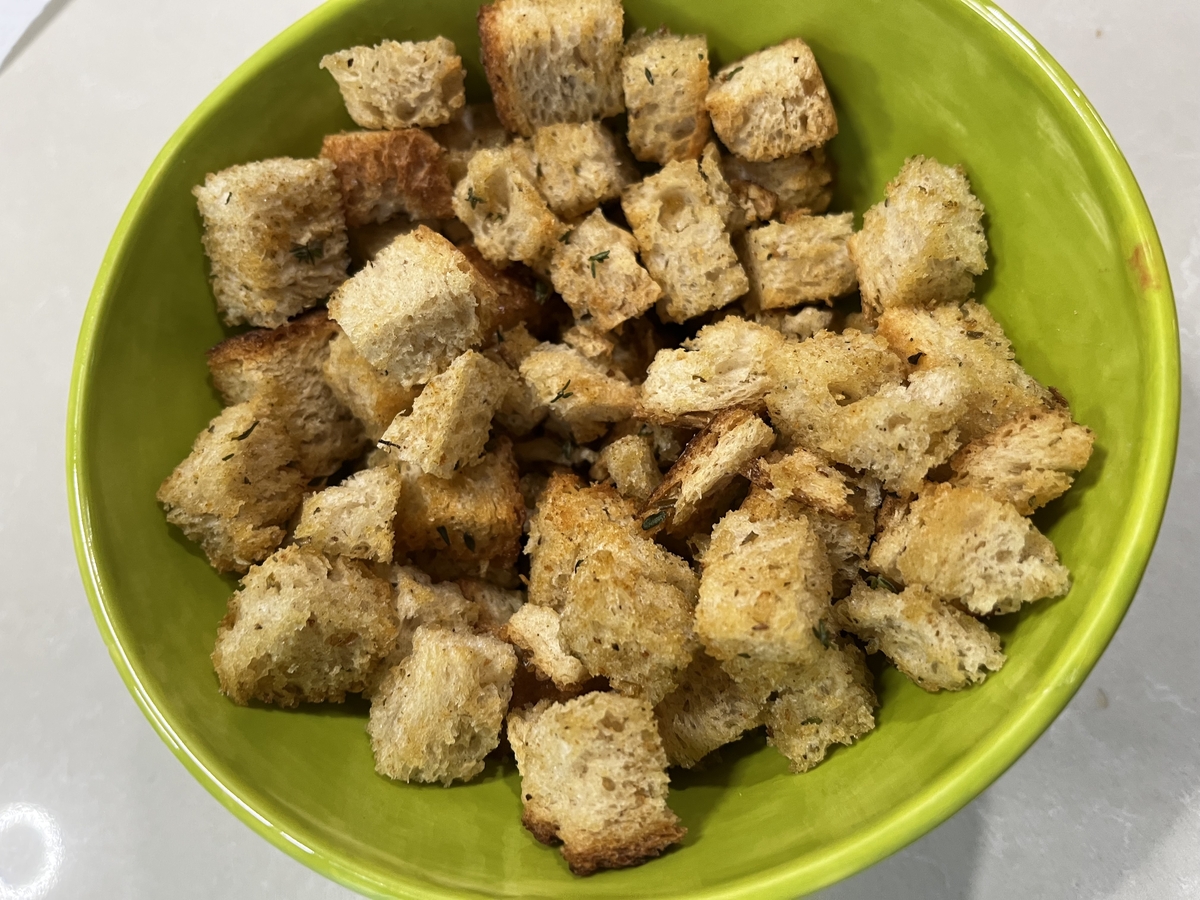 Снимка на Крем супа от тиквички с крема сирене и крутони