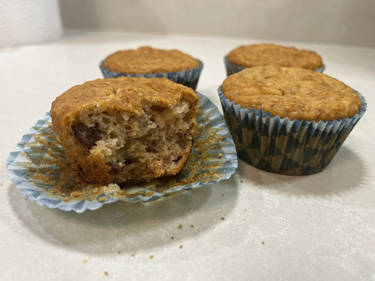 Детски безглутенови мъфини с банан, кленов сироп и стафиди