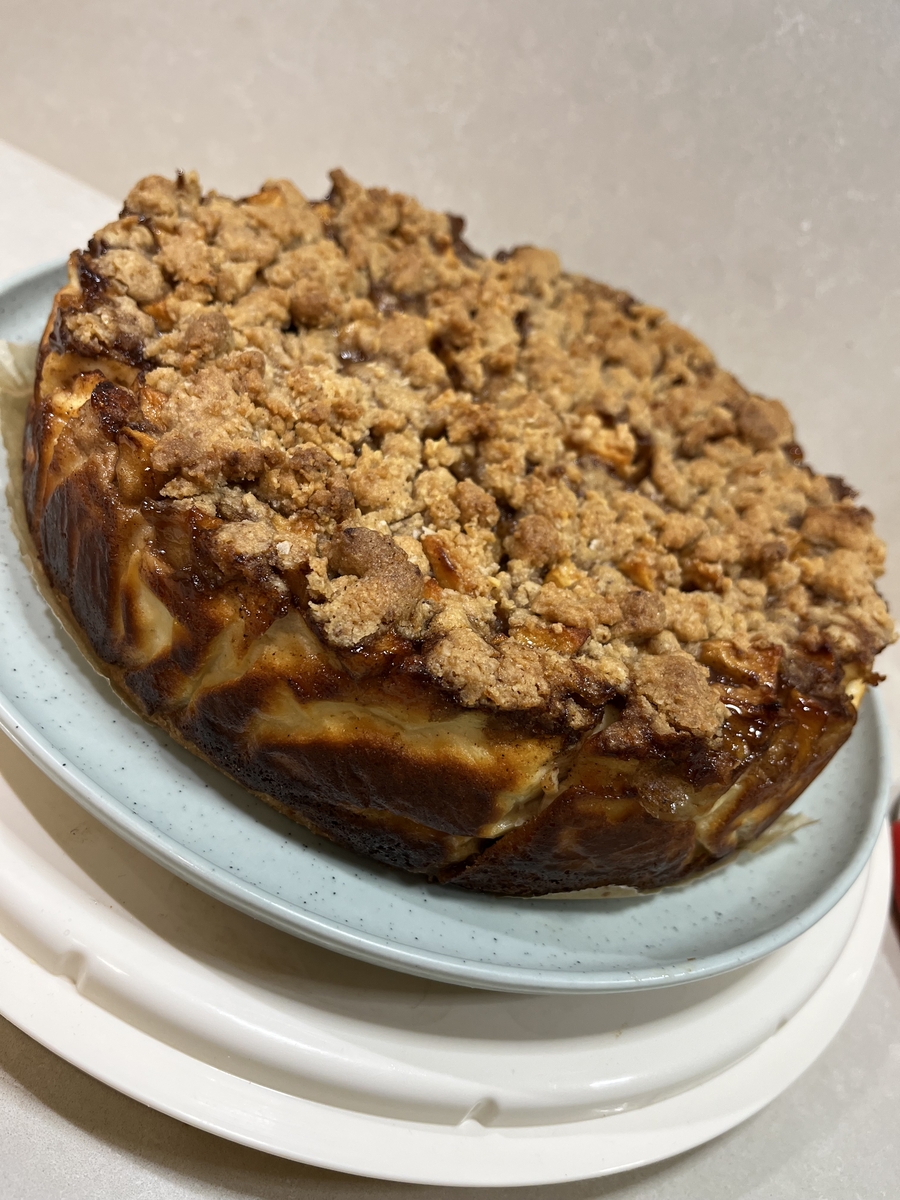 Снимка на Ябълков крамбъл чийзкейк без глутен